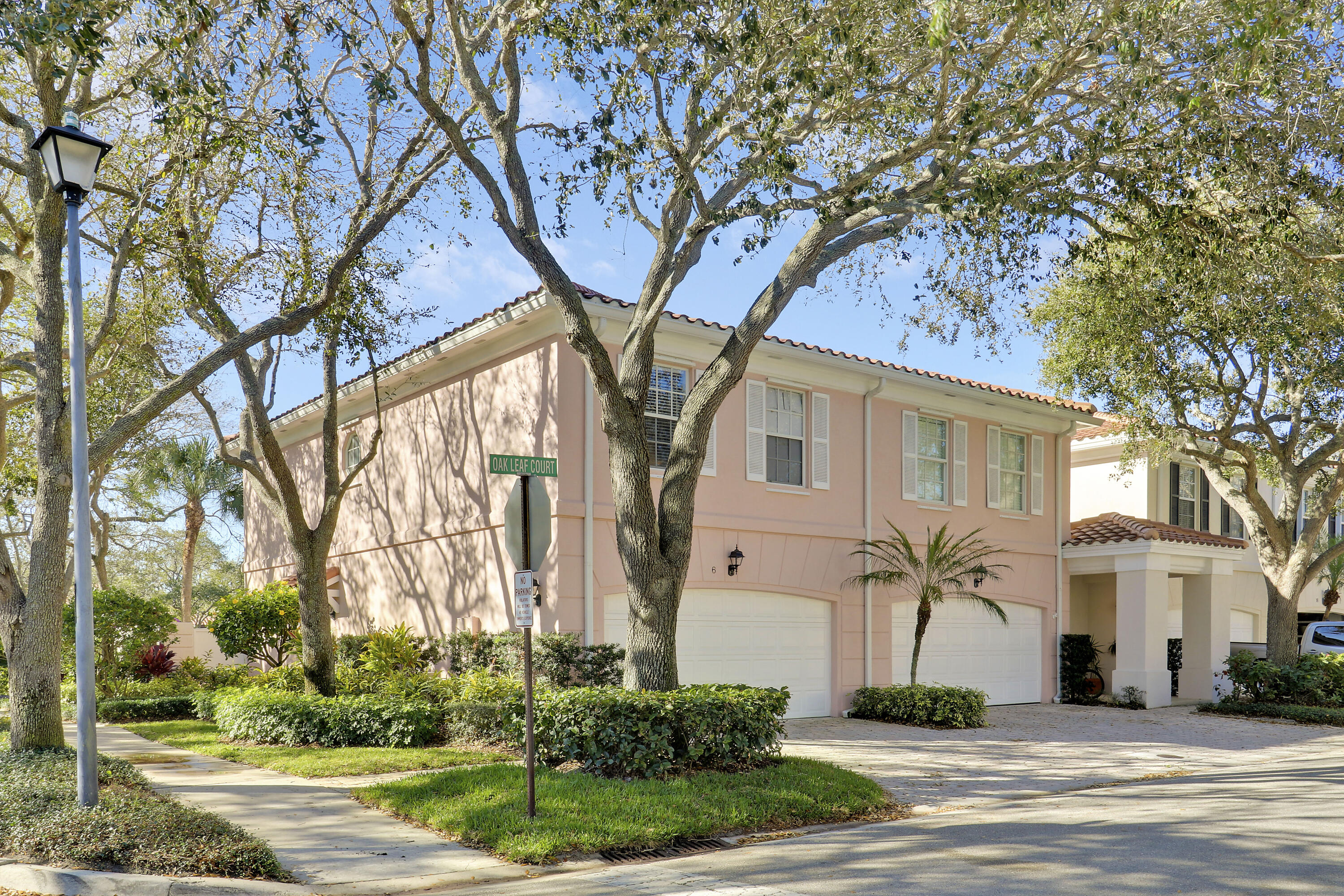 6 Oakleaf Court Tequesta, FL 33469 - Photo 1 of 32 Front View