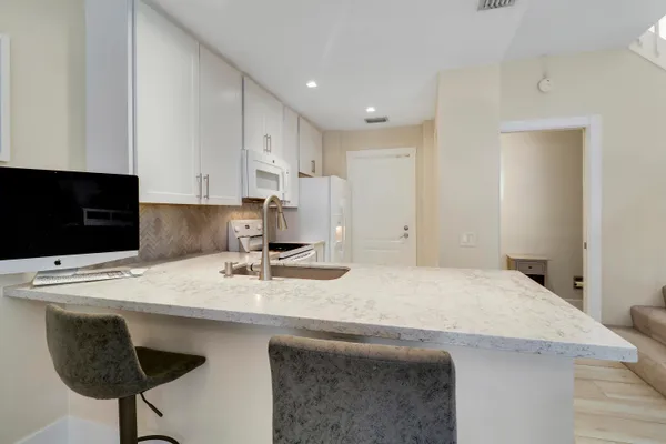 $3,700 | 6 Oakleaf Court, Tequesta, FL 33469