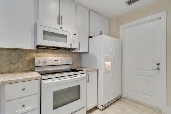 $3,700 | 6 Oakleaf Court, Tequesta, FL 33469