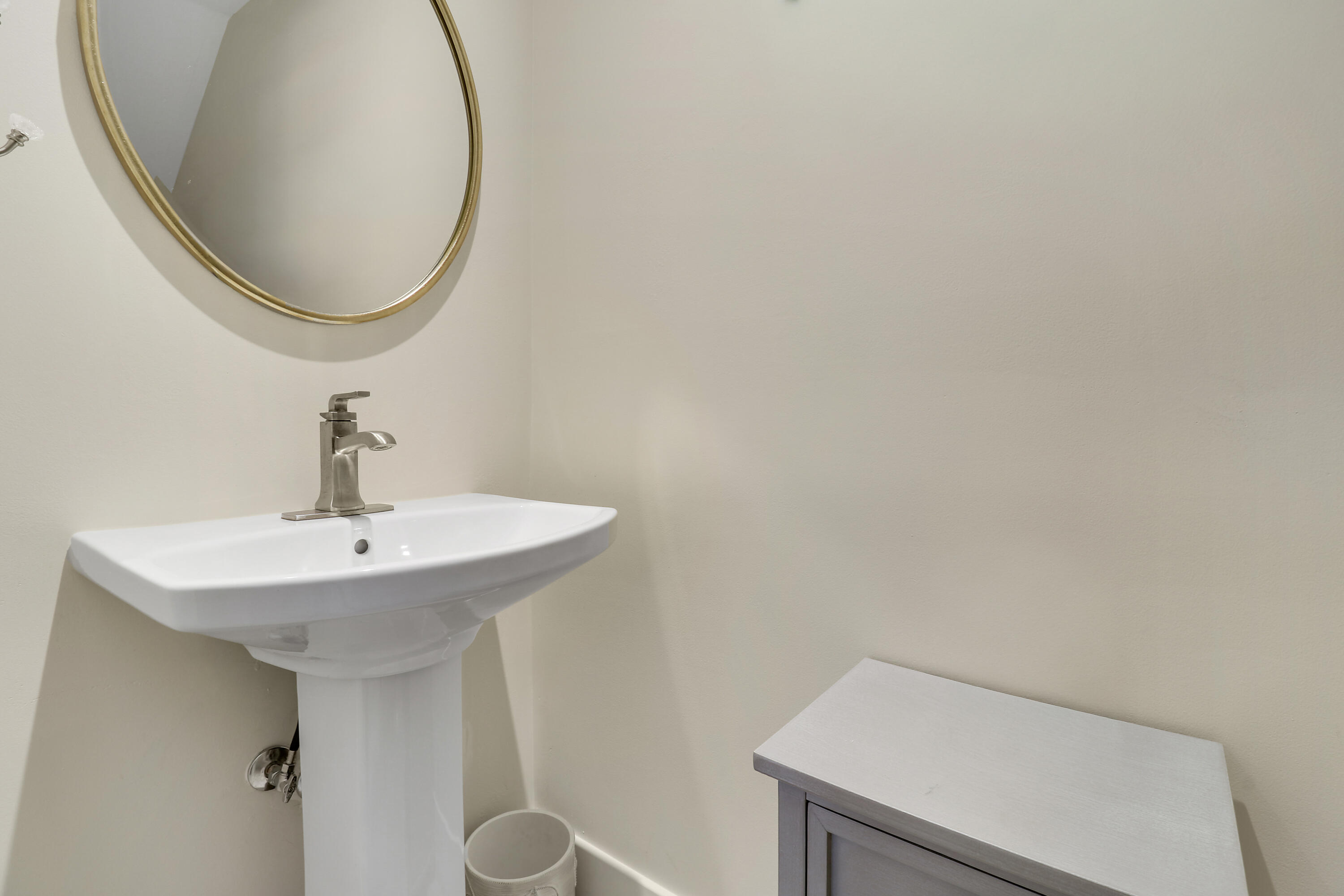 6 Oakleaf Court Tequesta, FL 33469 - Photo 16 of 32 Powder Room