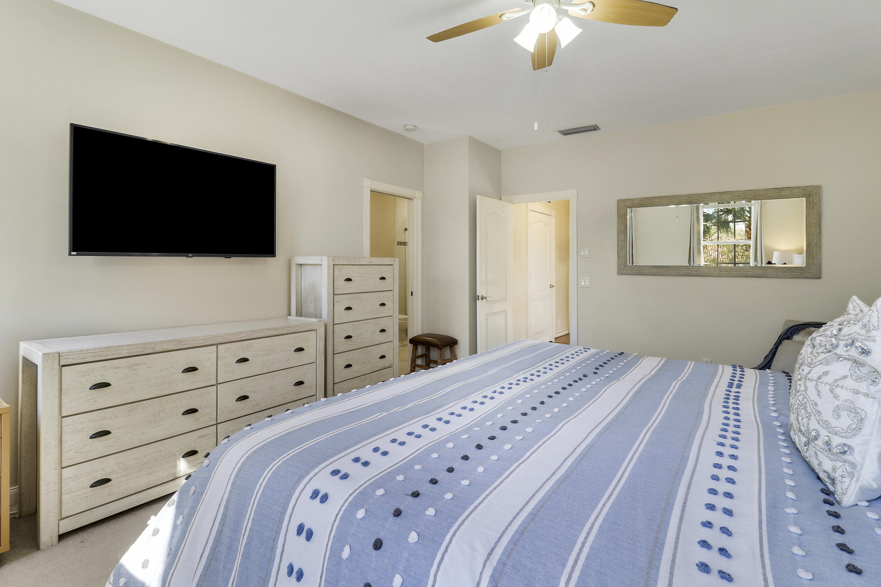 6 Oakleaf Court Tequesta, FL 33469 - Photo 18 of 32 Primary Bedroom