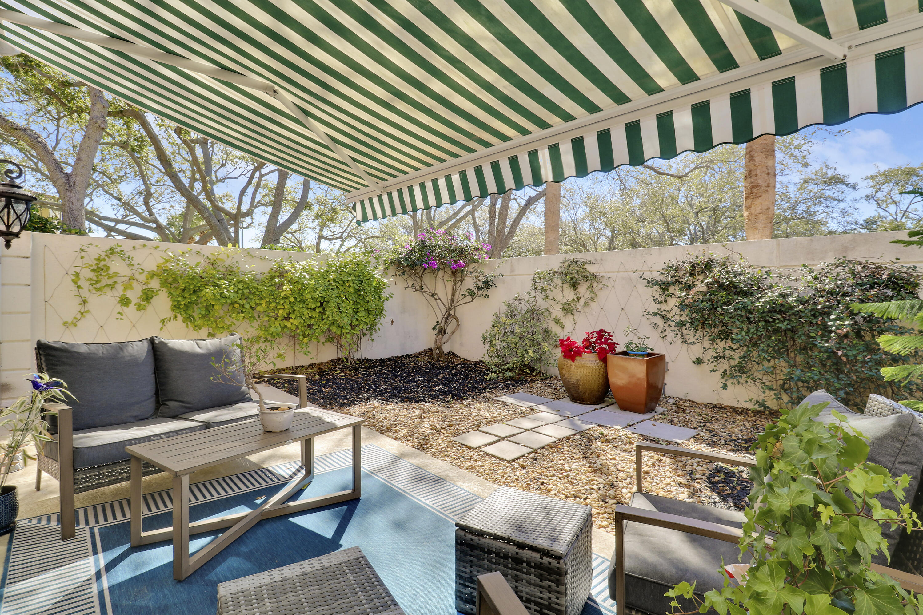 6 Oakleaf Court Tequesta, FL 33469 - Photo 28 of 32 Covered Patio