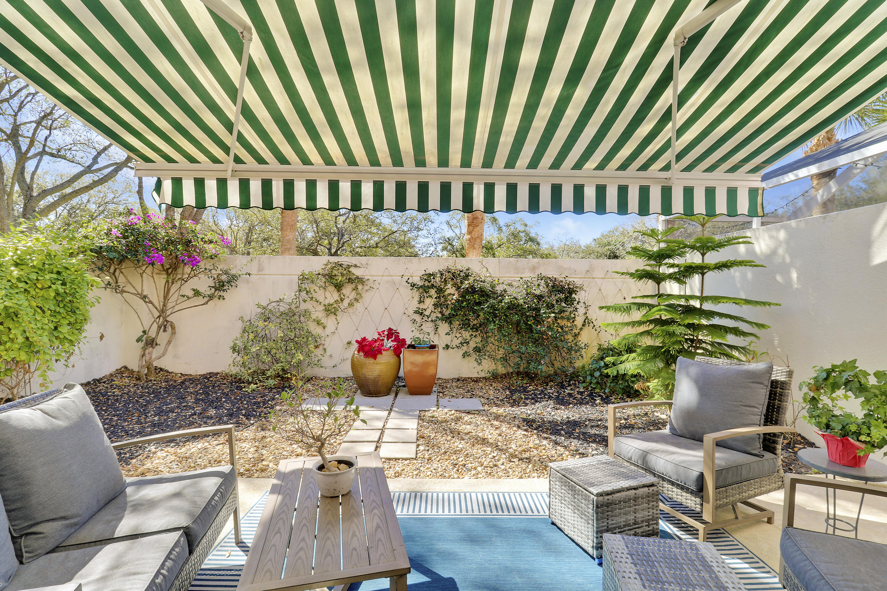 6 Oakleaf Court Tequesta, FL 33469 - Photo 29 of 32 Covered Patio