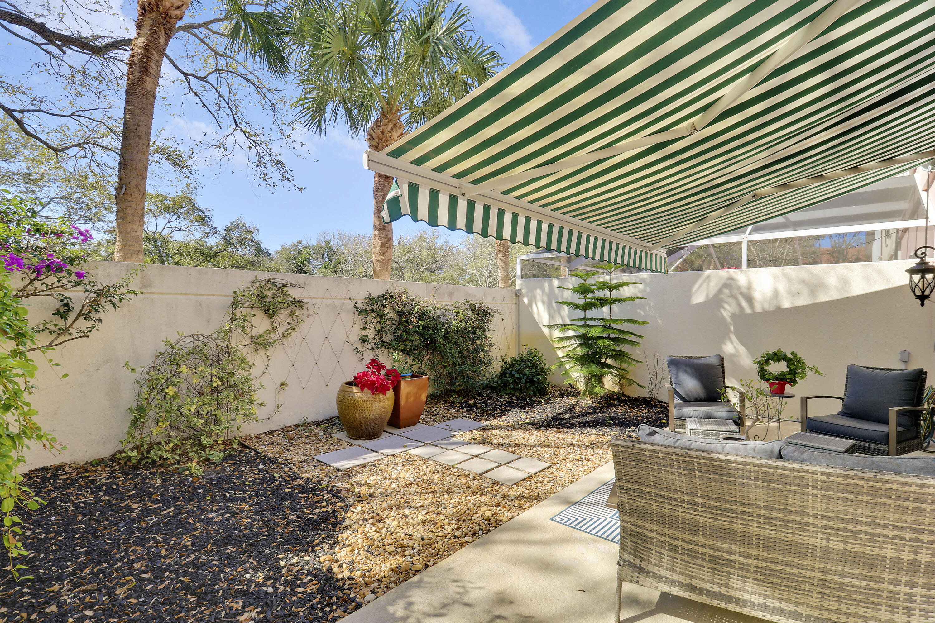6 Oakleaf Court Tequesta, FL 33469 - Photo 30 of 32 Covered Patio