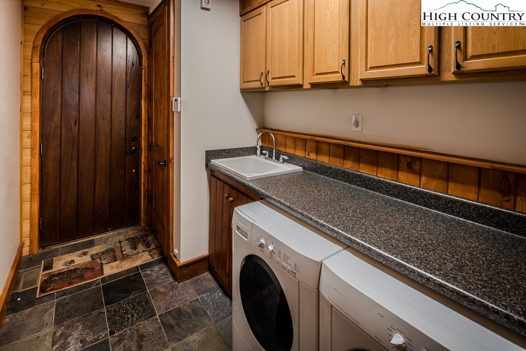 125 Hunters Ridge Place Banner Elk, NC 28604 - Photo 29 of 39 Gallery Image 29