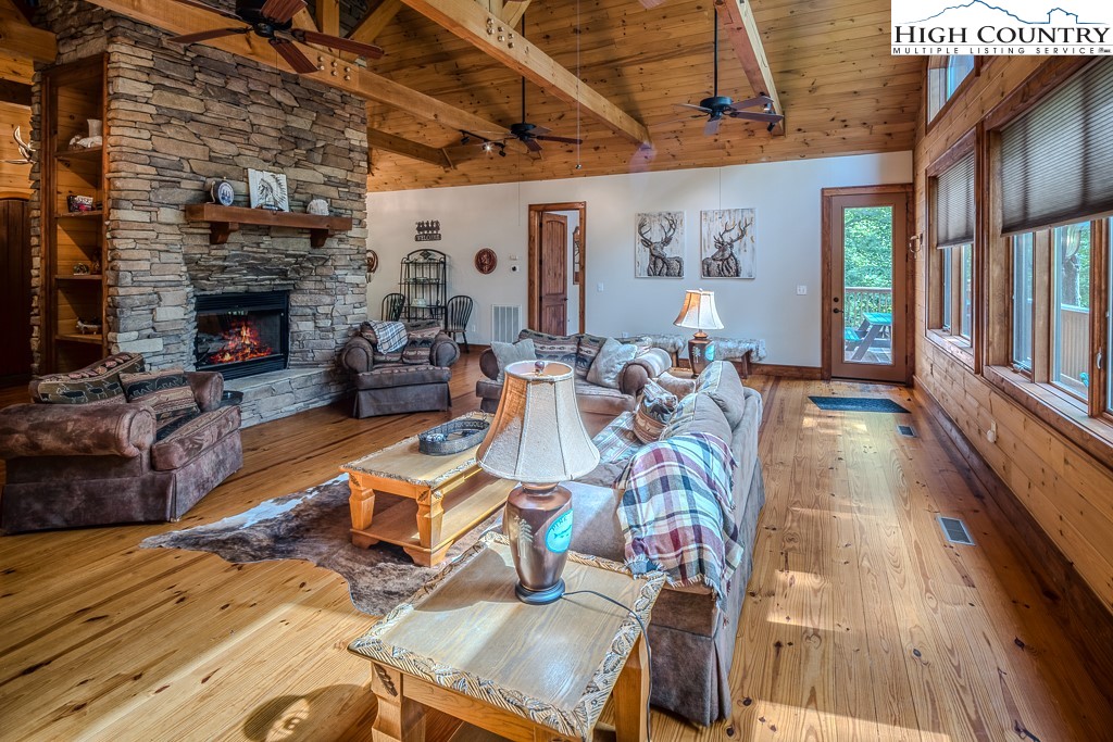 125 Hunters Ridge Place Banner Elk, NC 28604 - Photo 8 of 39 Gallery Image 8