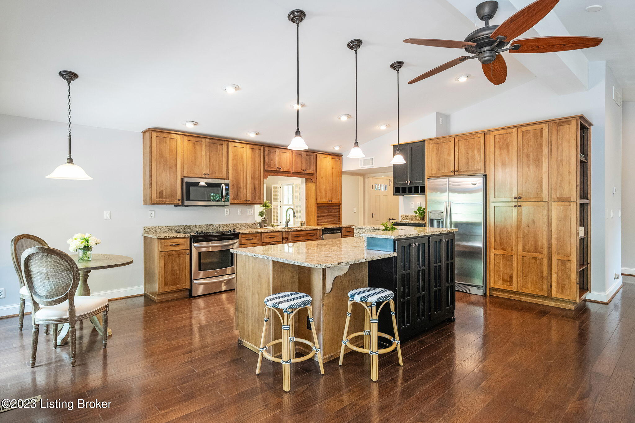 2410 Merrick Road Louisville, KY 40207 - Photo 4 of 63 2410 Merrick Rd-25