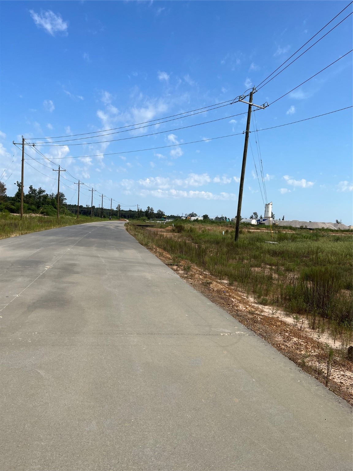 470 5914 29 Splendora, TX 77372 - Photo 7 of 10 a view of a ocean with a big yard