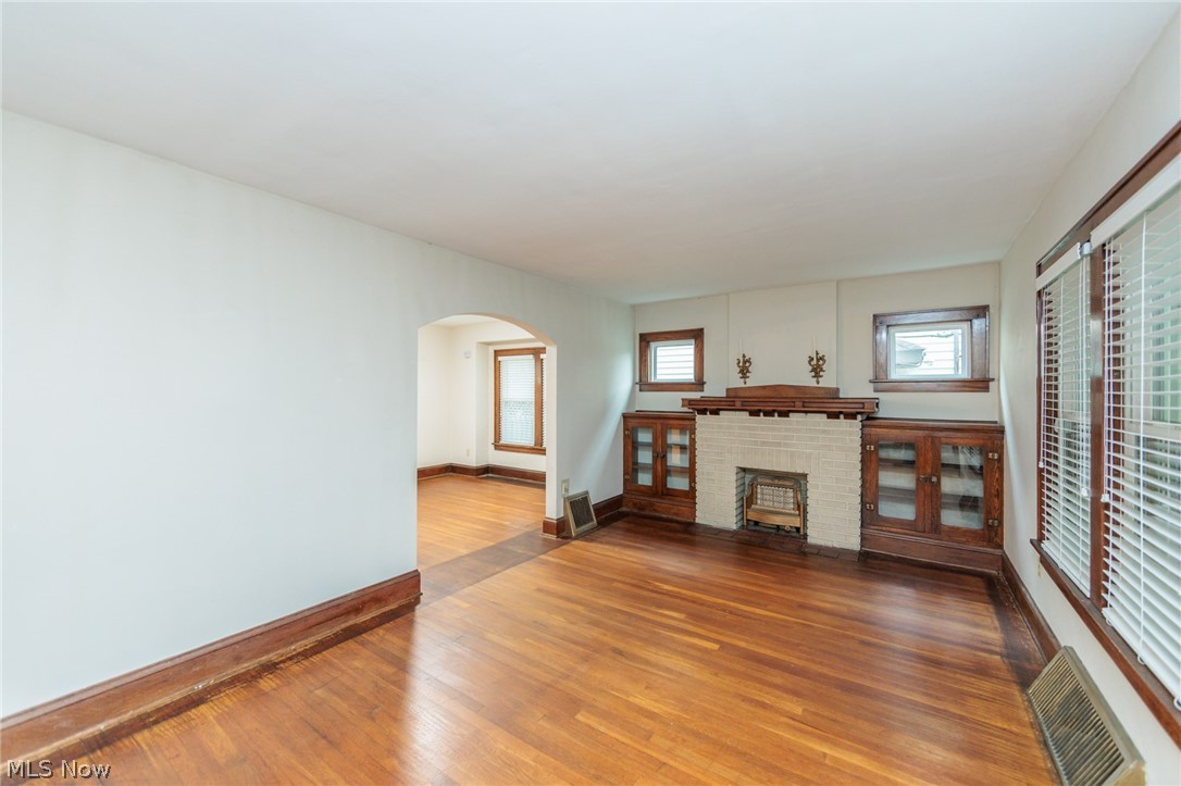983 Dan Street Akron, OH 44310 - Photo 6 of 46