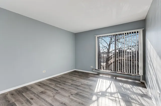 $1,950 | 190 South Waters Edge Drive, Unit 302, Glendale Heights, IL 60139