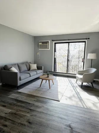 $1,900 | 190 South Waters Edge Drive, Unit 302, Glendale Heights, IL 60139