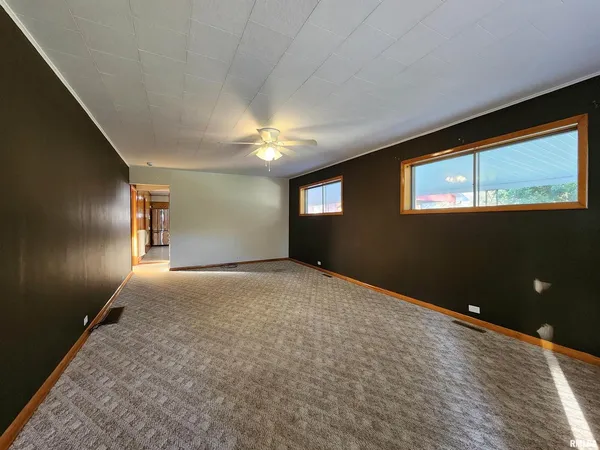 a view of empty room