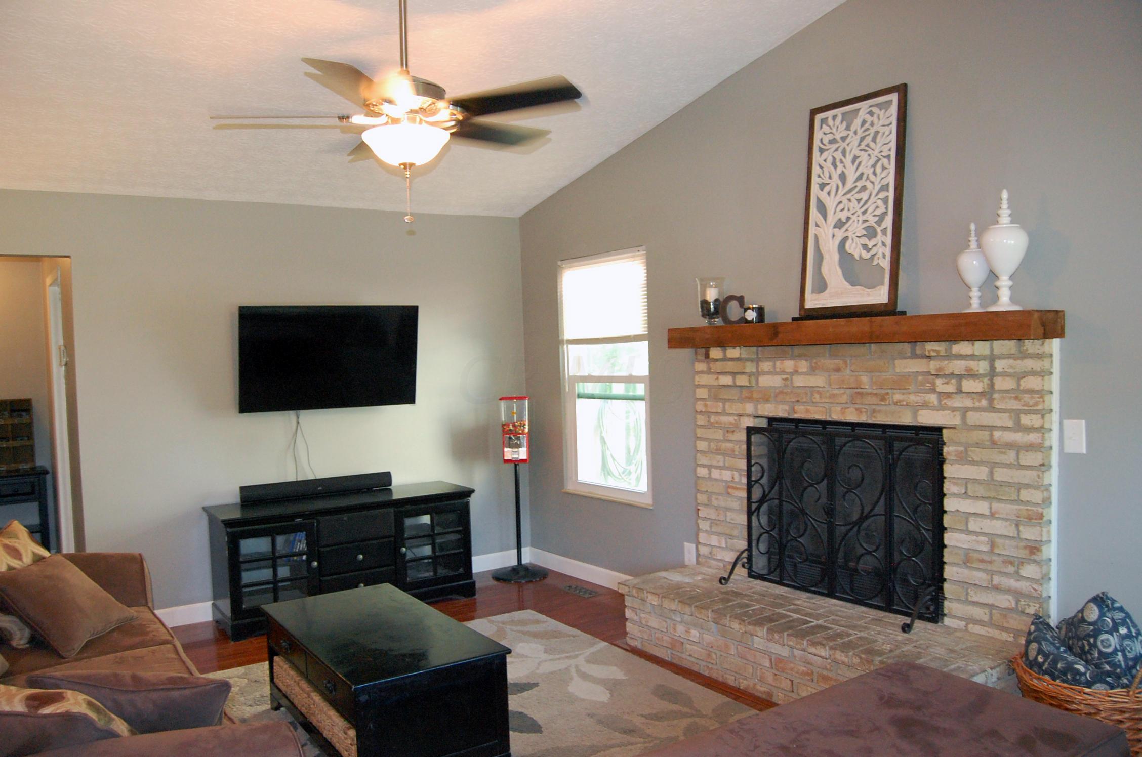 7765 Stanburn Road Columbus, OH 43235 - Photo 4 of 28