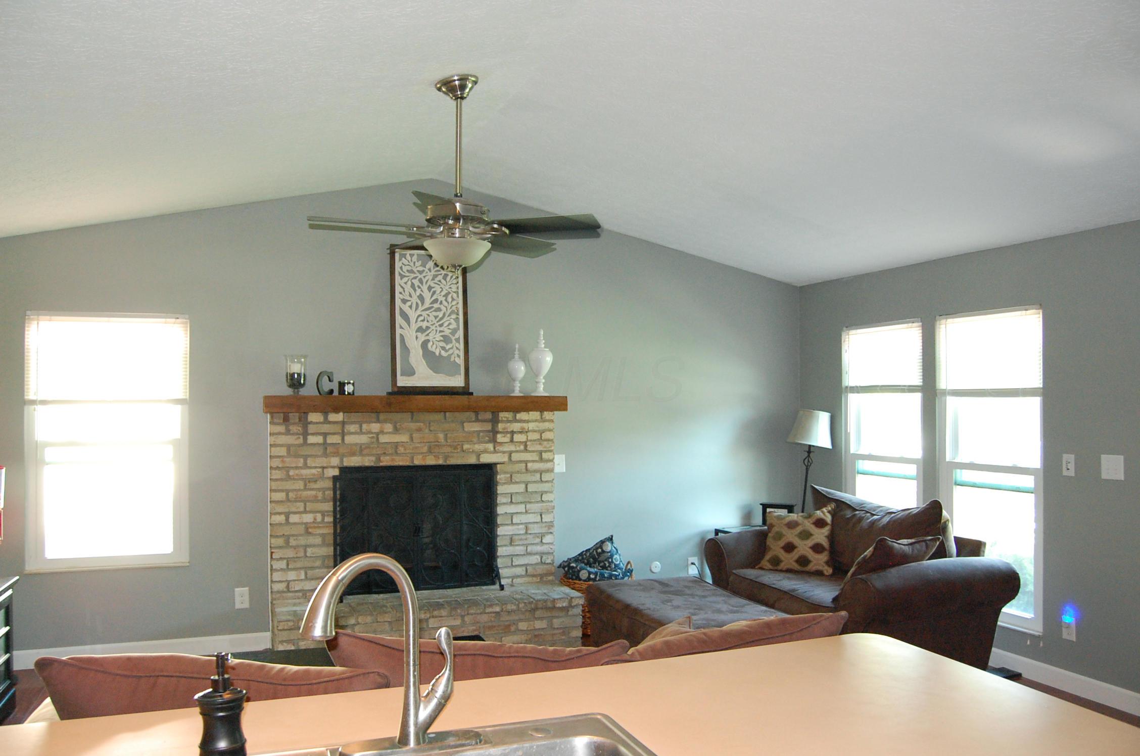7765 Stanburn Road Columbus, OH 43235 - Photo 5 of 28