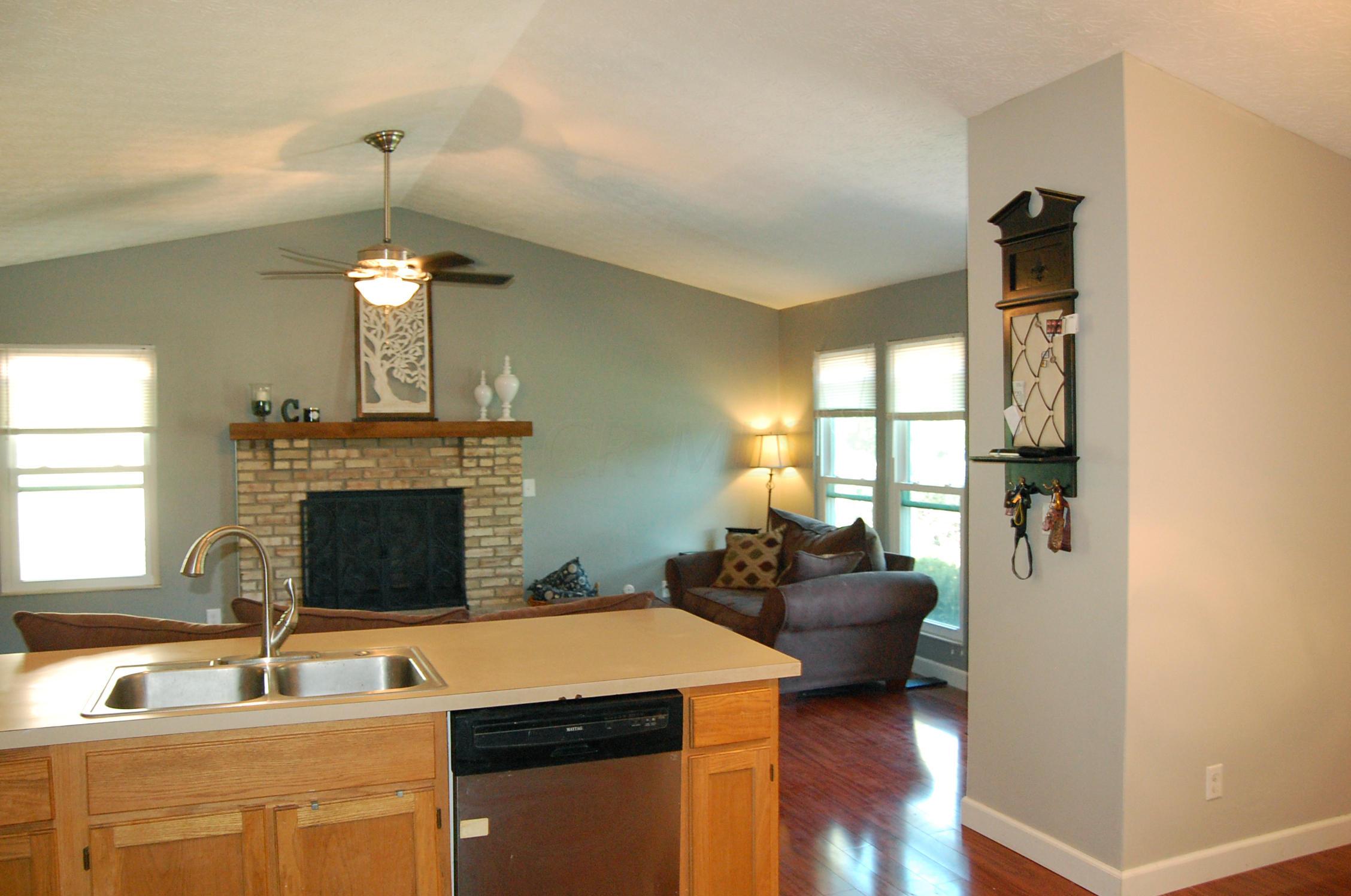 7765 Stanburn Road Columbus, OH 43235 - Photo 8 of 28