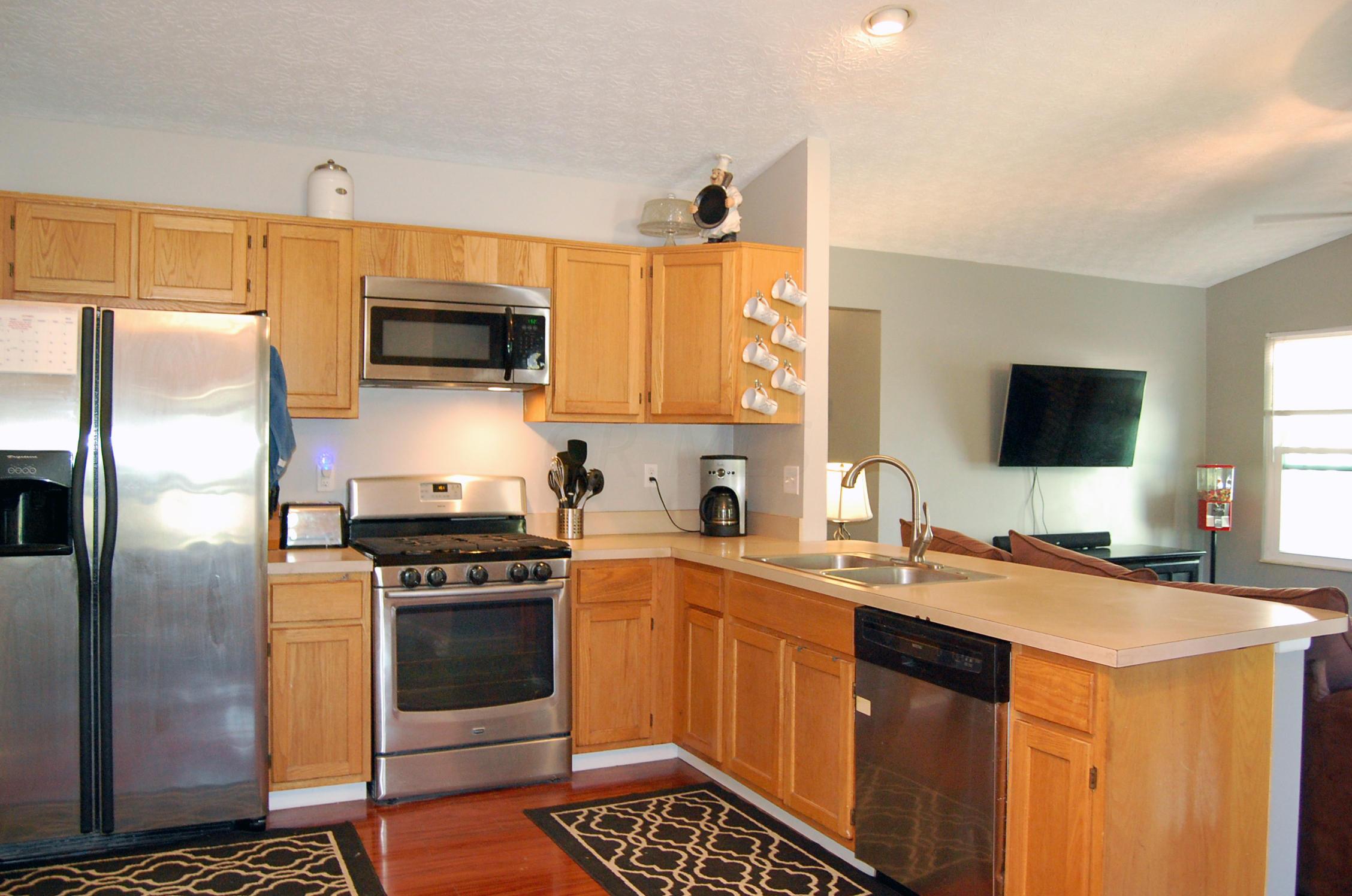 7765 Stanburn Road Columbus, OH 43235 - Photo 9 of 28
