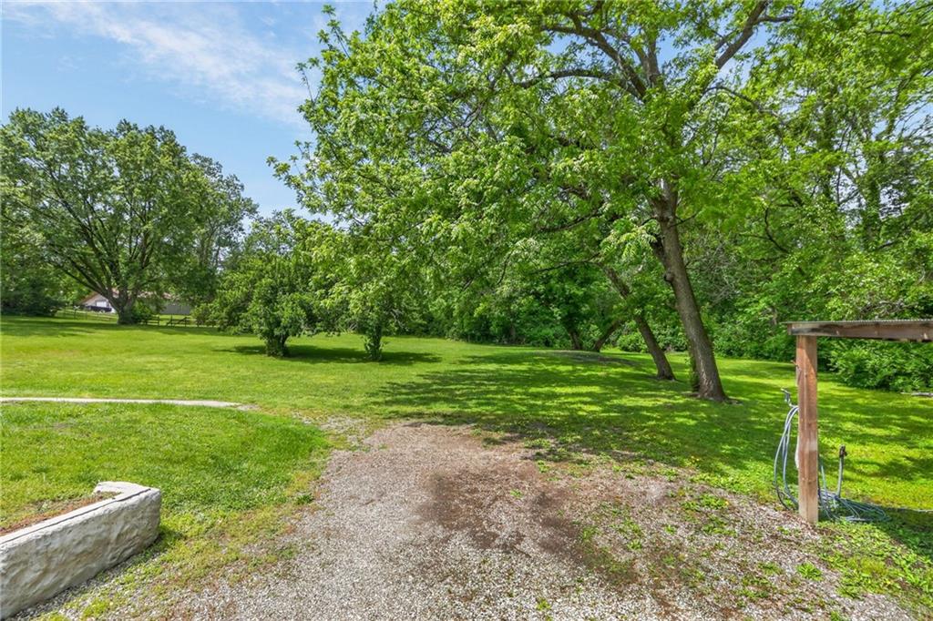 2810 Ajax Road St. Joseph, MO 64503 - Photo 13 of 37