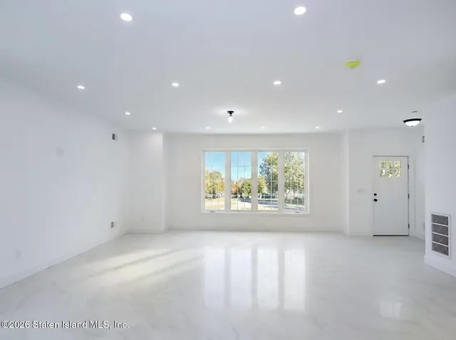 $1,599,999 | 80 Sprague Avenue | Tottenville