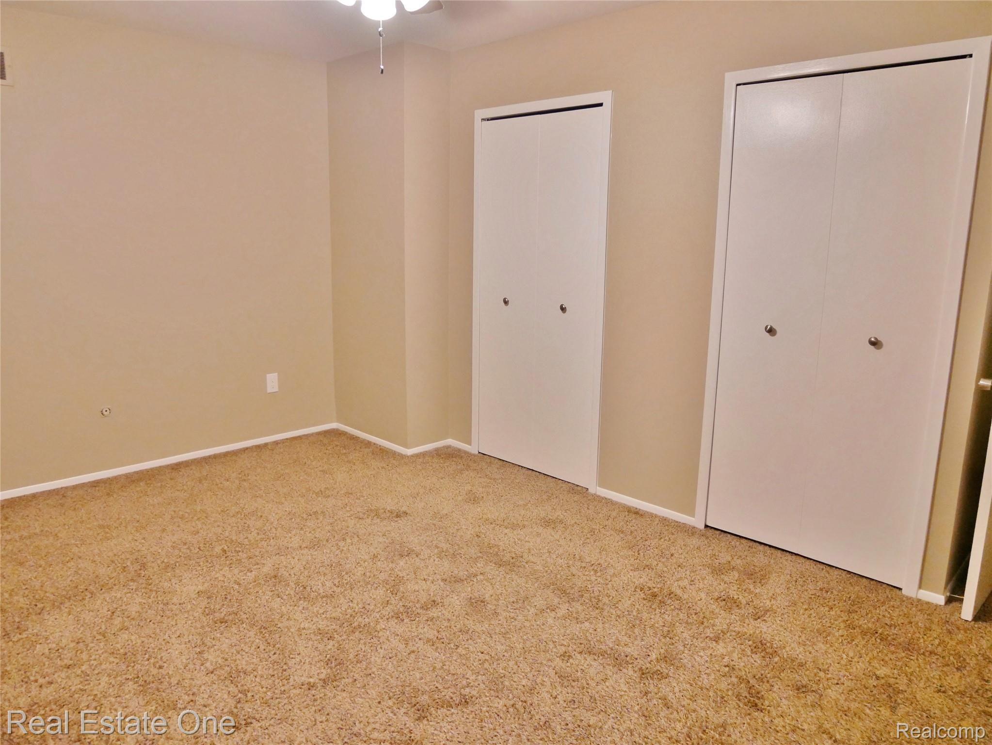 65 Manor Way Rochester, MI 48309 - Photo 10 of 26 master.JPG
