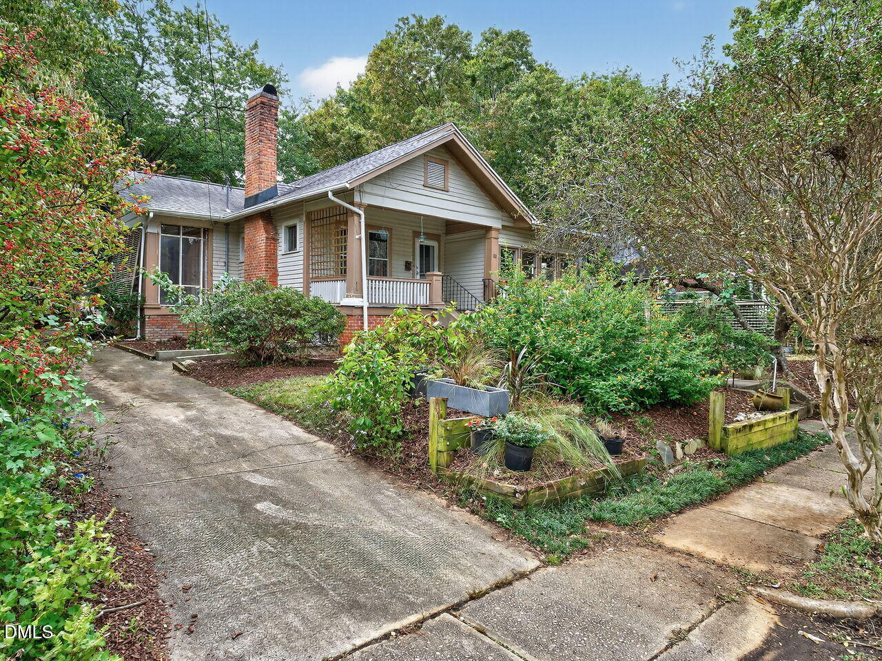 110 Hudson Street Raleigh, NC 27608 - Photo 2 of 27 002-1280x960-photo