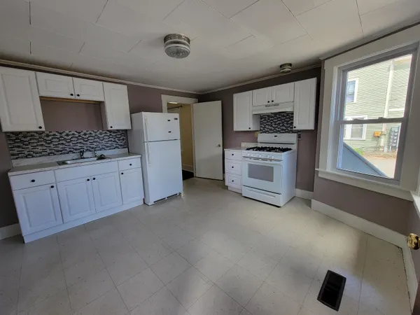 $1,250,000 | 5-9 Merchant Street, North Walpole, NH 03609