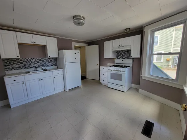 $1,350,000 | 5-9 Merchant Street, North Walpole, NH 03609