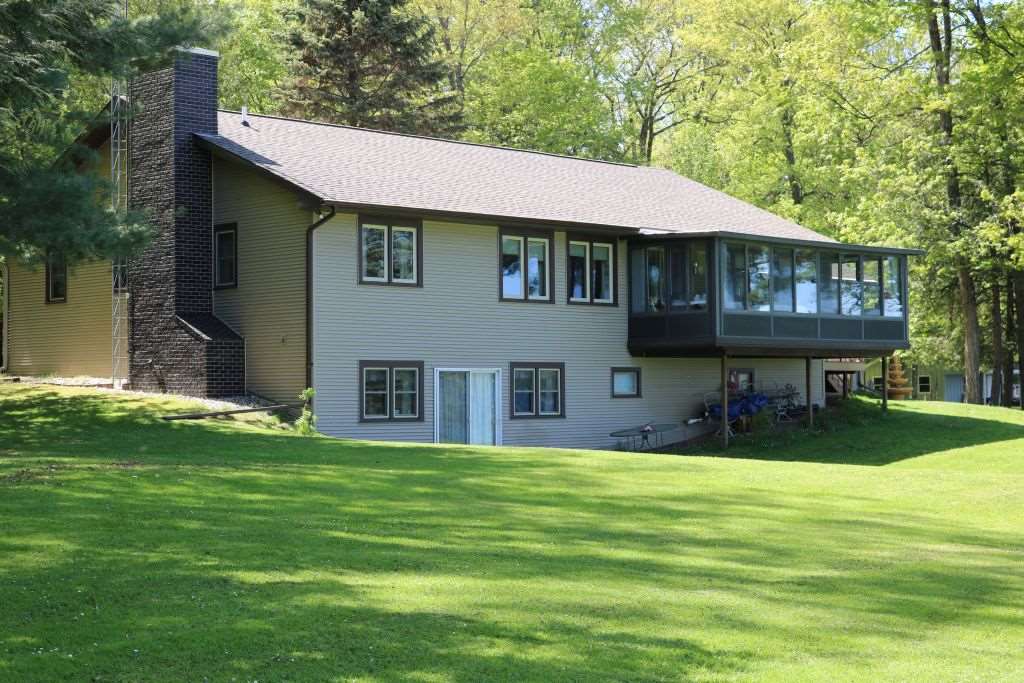8516 Skegemog Point Road Williamsburg, MI 49690 - Photo 28 of 37 1861807-27.JPG