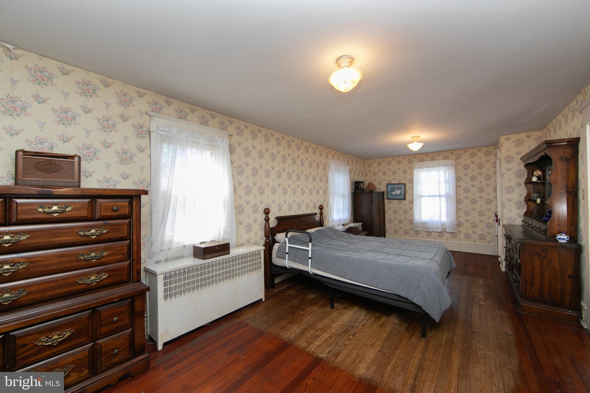 237 Rhoads Avenue Haddonfield, NJ 08033 - Photo 25 of 47 Main bedroom with hardwood floors