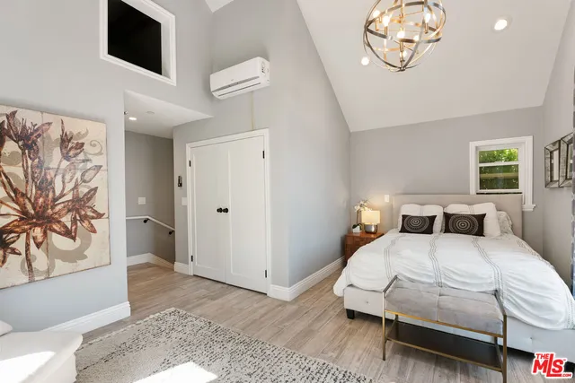 $10,000 | 1551 South Ogden Drive, Los Angeles, CA 90019