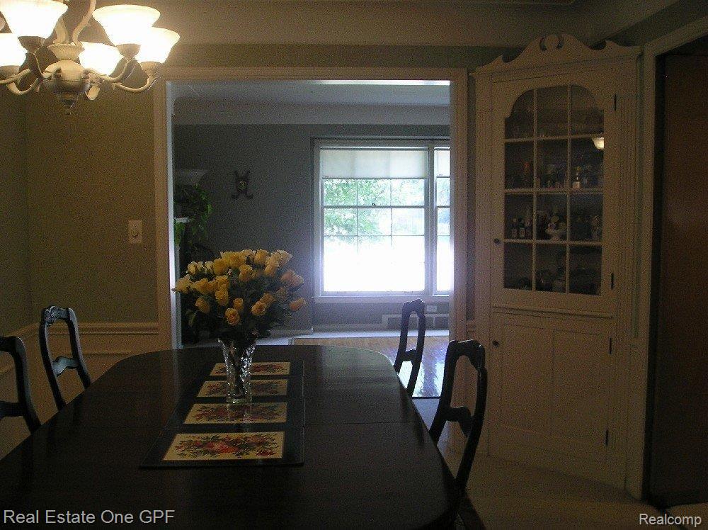 237 McMillan Road Grosse Pointe, MI 48236 - Photo 5 of 25 5P9123080DINING ROOM