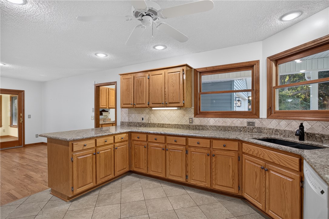 6185 Oak Valley Road Seneca, SC 29678 - Photo 12 of 45 Gallery Image 12
