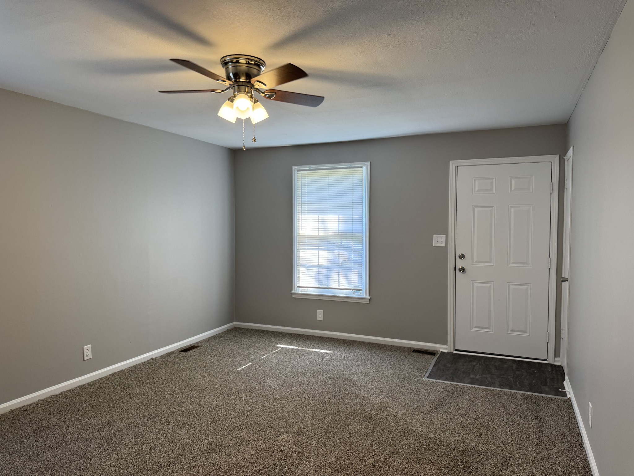 803 Ringgold Road Clarksville, TN 37042 - Photo 2 of 20