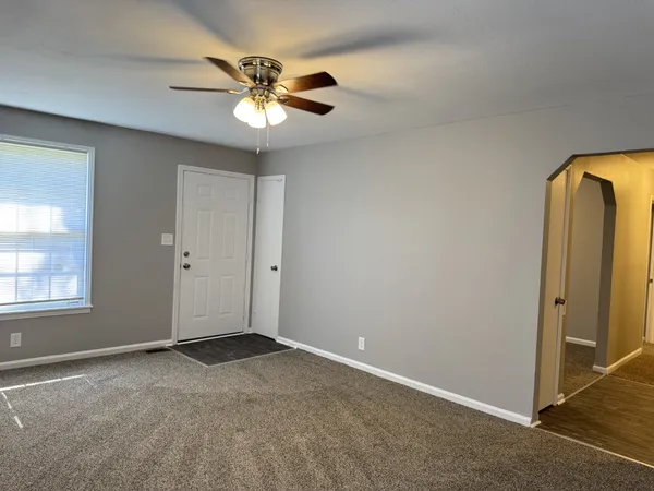 $1,095 | 803 Ringgold Road, Clarksville, TN 37042