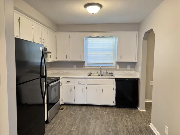 $1,095 | 803 Ringgold Road, Clarksville, TN 37042