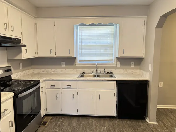 $1,095 | 803 Ringgold Road, Clarksville, TN 37042