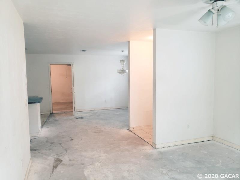 2111 Southwest 70th Terrace Gainesville, FL 32607 - Photo 5 of 12 Gallery Image 5
