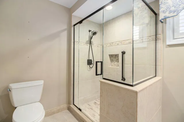 $269,900 | 29470 Cove Creek Lane, Farmington Hills, MI 48334