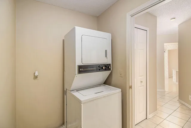 $269,900 | 29470 Cove Creek Lane, Farmington Hills, MI 48334