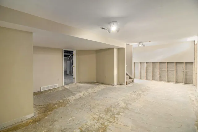 $269,900 | 29470 Cove Creek Lane, Farmington Hills, MI 48334