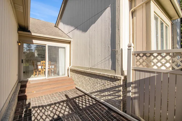 $269,900 | 29470 Cove Creek Lane, Farmington Hills, MI 48334