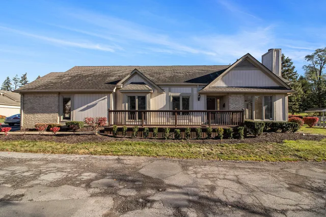 $269,900 | 29470 Cove Creek Lane, Farmington Hills, MI 48334