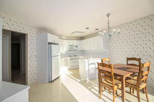 $269,900 | 29470 Cove Creek Lane, Farmington Hills, MI 48334