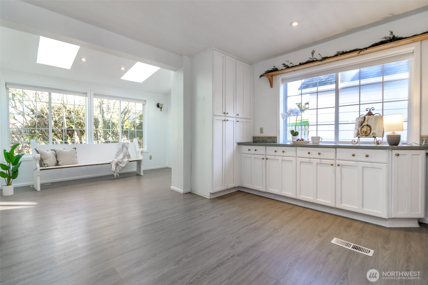 1514 Rainier Street Steilacoom, WA 98388 - Photo 11 of 39