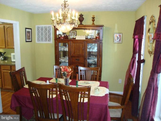 9156 Mullen Road King George, VA 22485 - Photo 4 of 29 Dining Room