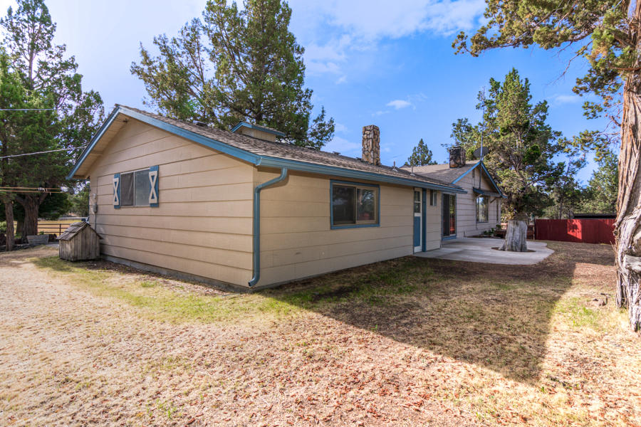 61175 Larsen Road Bend, OR 97702 - Photo 35 of 58 Larsen Rd 61175 (34 of 44)