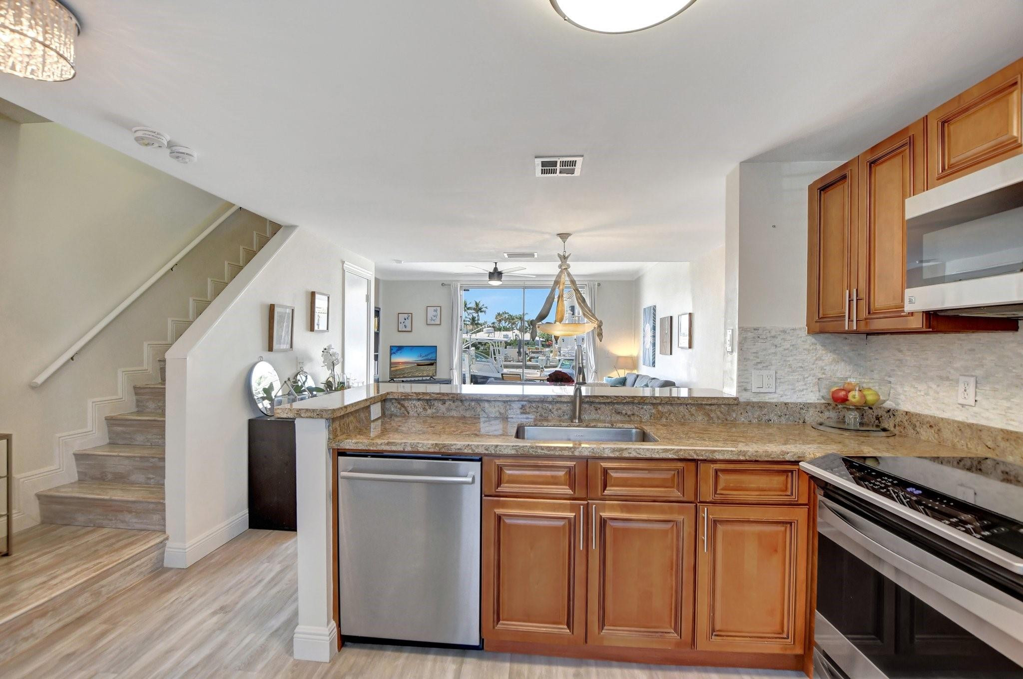 964 Jeffery Street, Unit 964 Boca Raton, FL 33487 - Photo 8 of 53 Photo 8