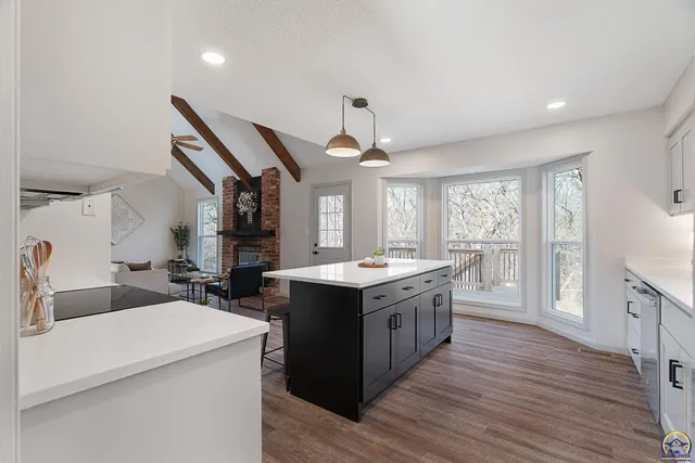 $379,900 | 3104 Southeast Pisces Avenue, Topeka, KS 66605