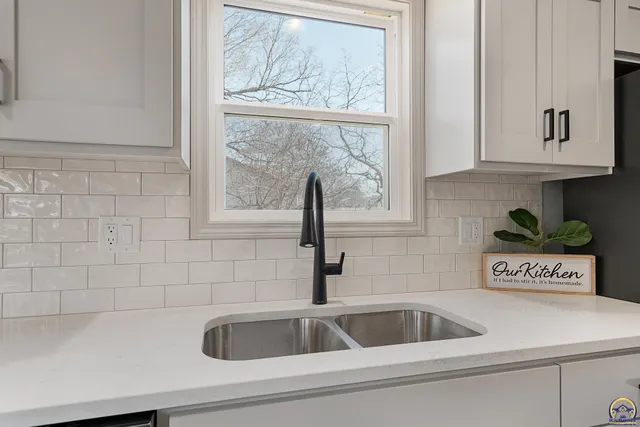 $379,900 | 3104 Southeast Pisces Avenue, Topeka, KS 66605