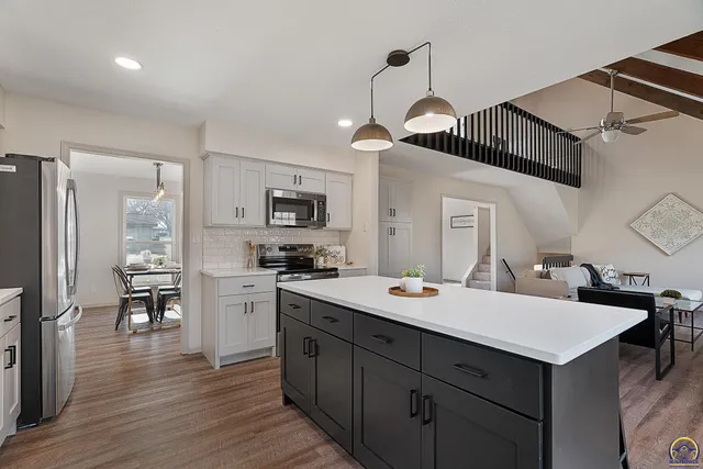 $379,900 | 3104 Southeast Pisces Avenue, Topeka, KS 66605