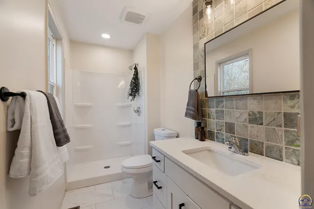 $379,900 | 3104 Southeast Pisces Avenue, Topeka, KS 66605